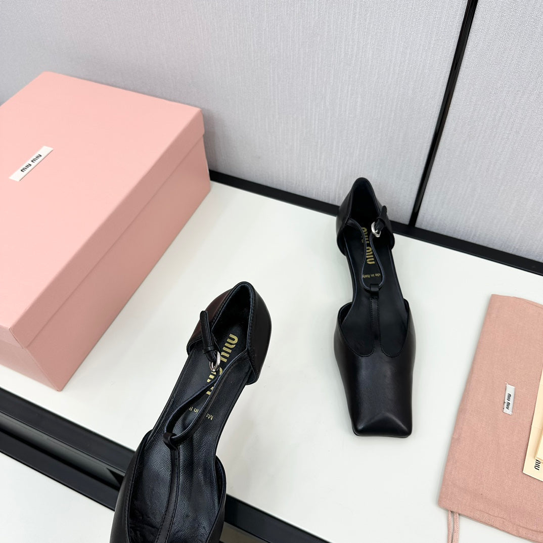 BALLET SANDAL BLACK LAMBSKIN WITH T-STRAP