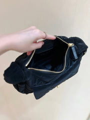 HOBO BAG 32 IN BLACK NYLON WITH GOLD METAL