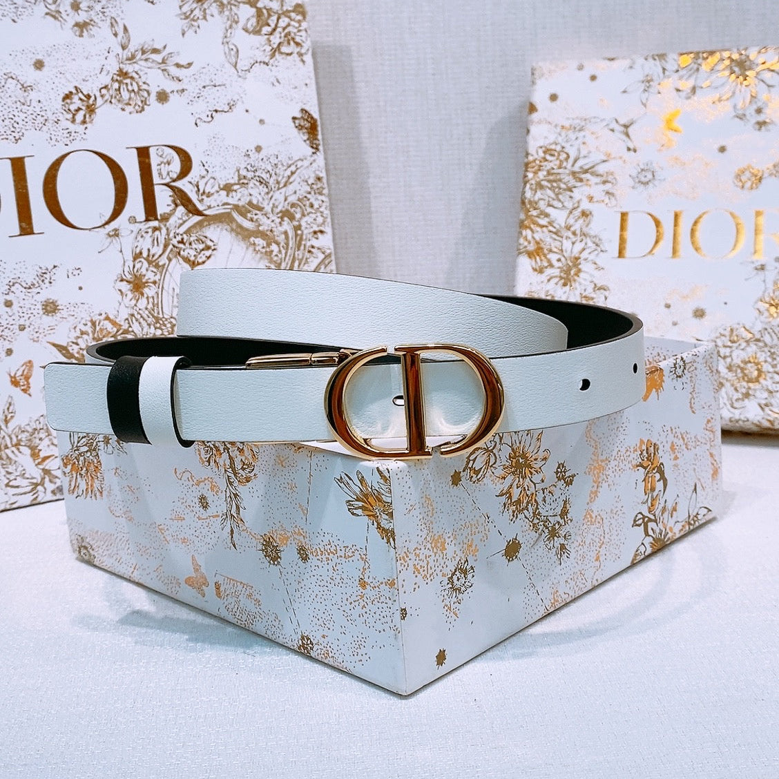 DIOR 25S BELT 20 MM IN LIGHT BLUE GREY CALFSKIN 572897
