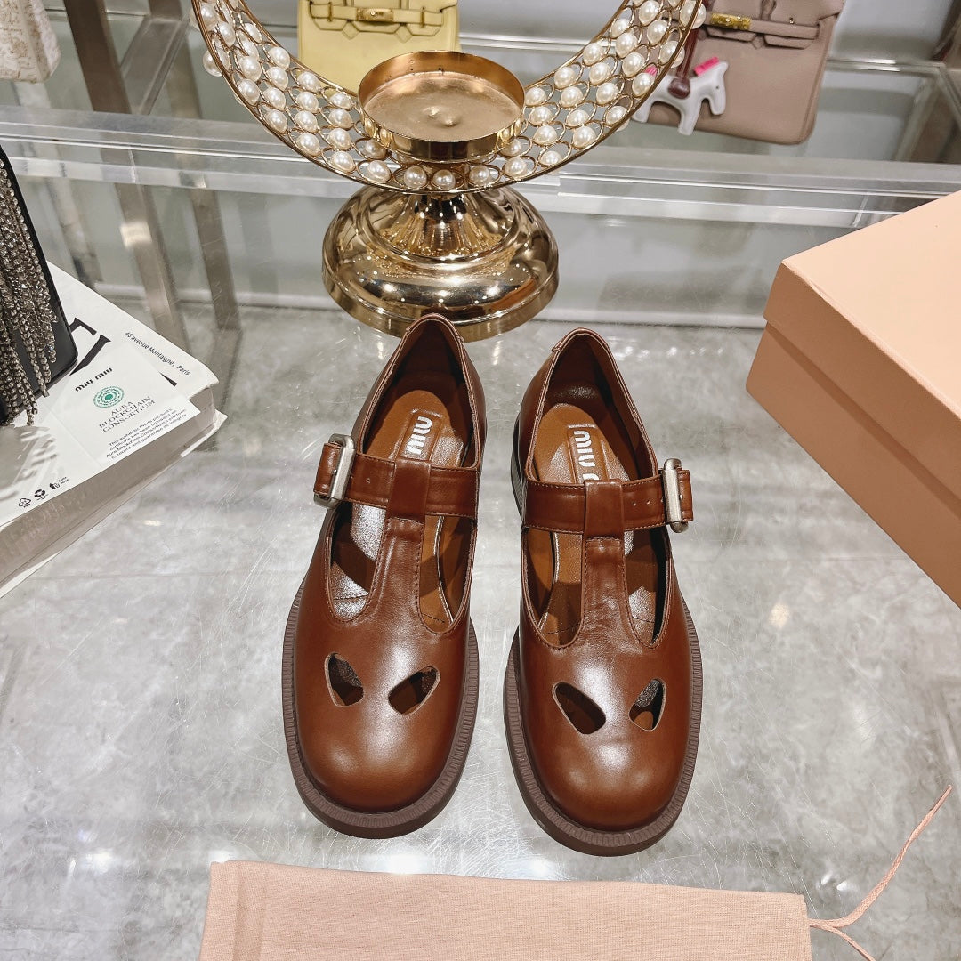 SANDAL CHESTNUT COLOR COWHIDE WITH STYLIZED T-STRING