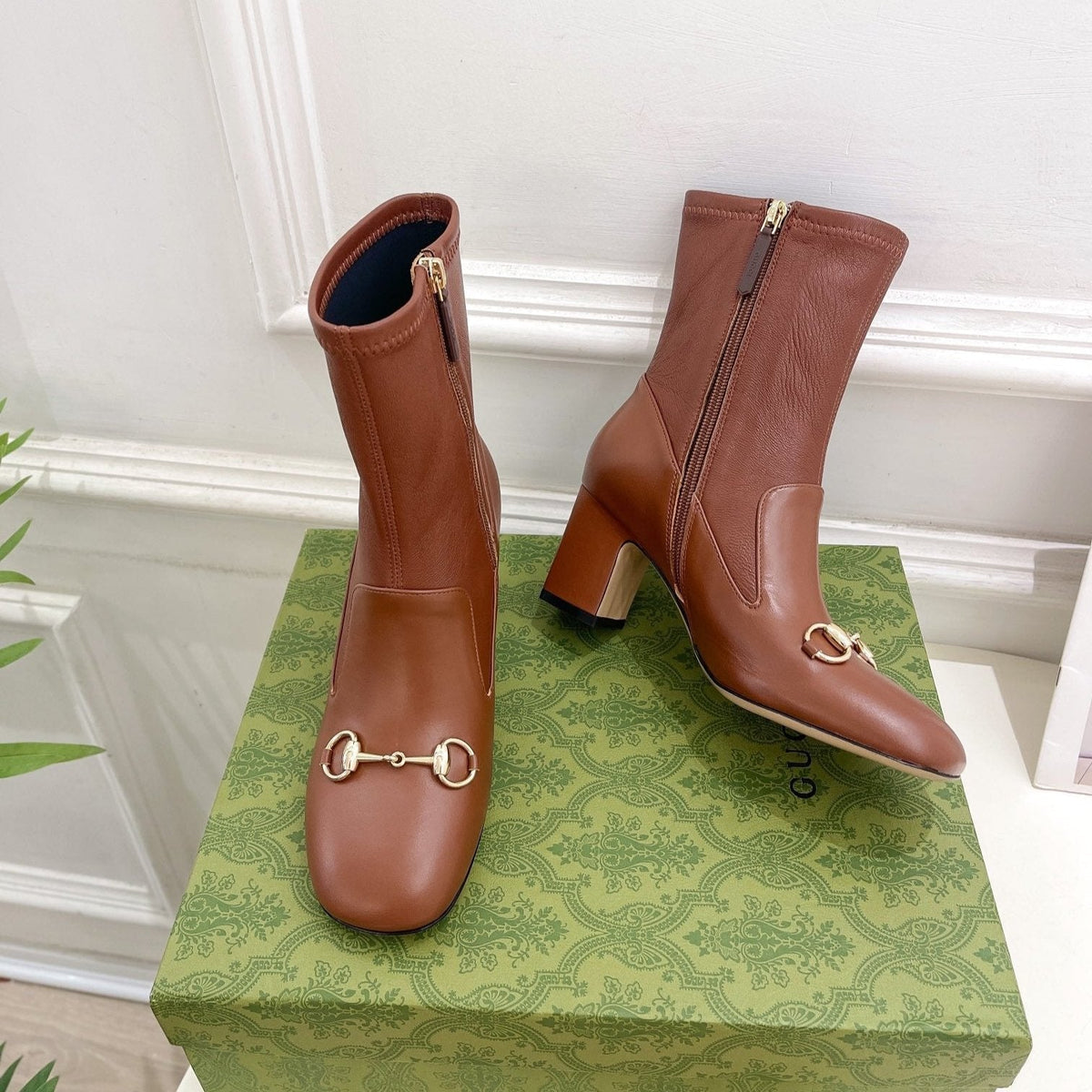 HORSEBIT ANKLE BOOTS 6.5CM IN CINNAMON BROWN SHEEPSKIN