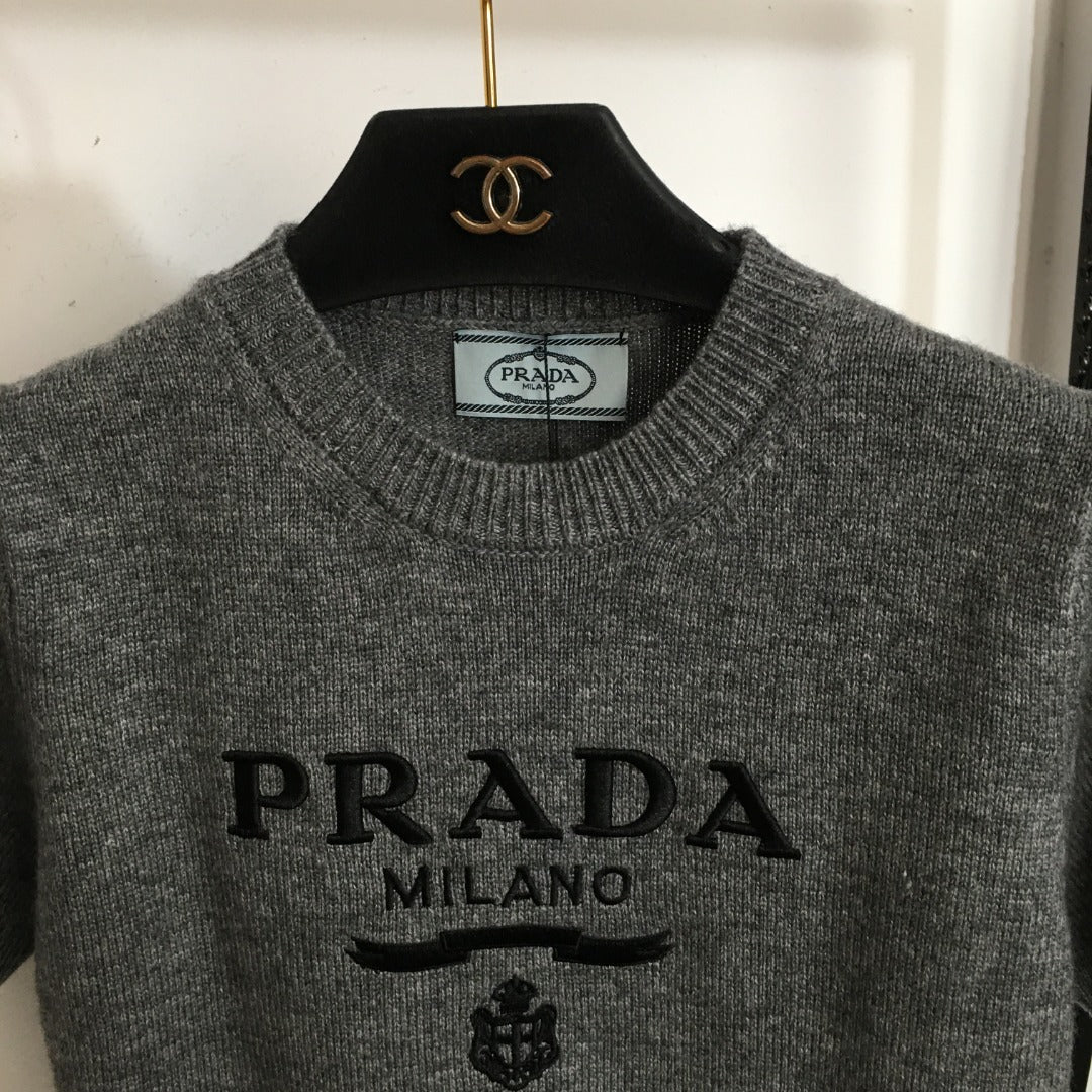 PRADA 25S SHORT-SLEEVE SWEATER 274