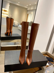 YSL 25S HIGH-HEEL KNEE-HIGH BOOTS 95 MM IN RUST BROWN LAMBSKIN