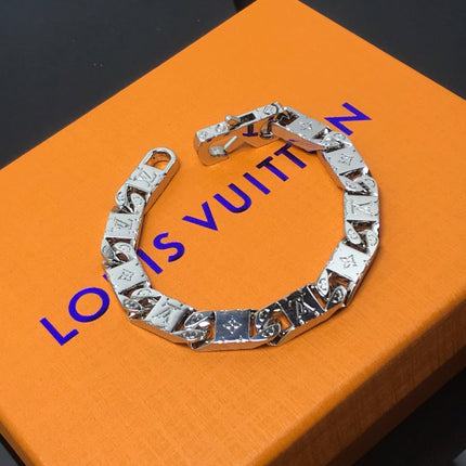 CHAIN LINK MONOGRAM SILVER BRACELET