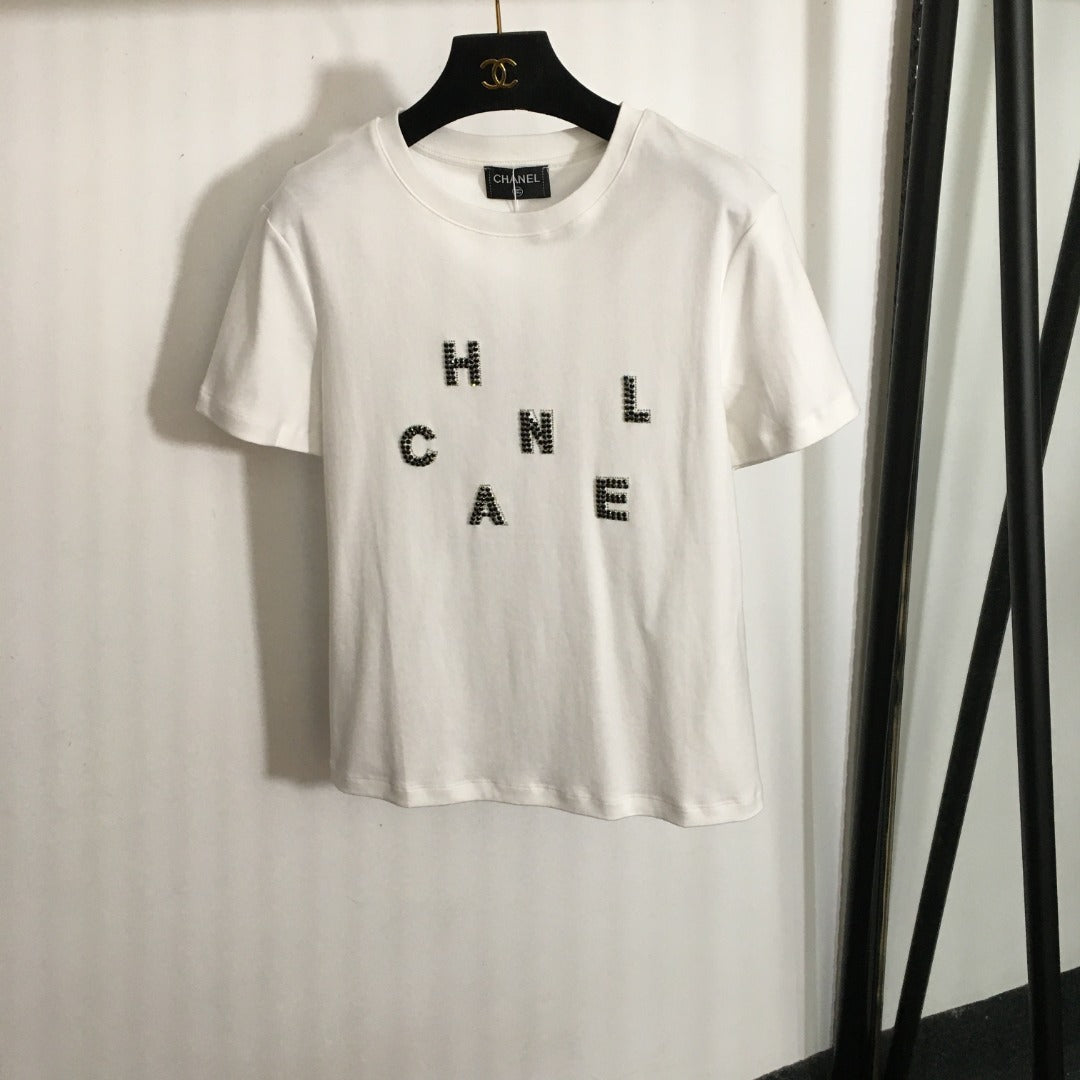 CHANEL 26S EMBELLISHED SHORT-SLEEVE T-SHIRT 850